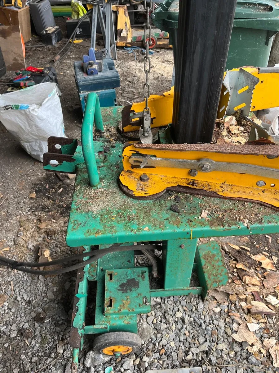 Log splitter - Image 2