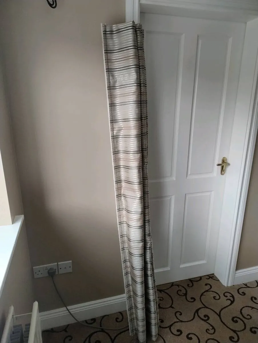 Roman Blind - Image 2