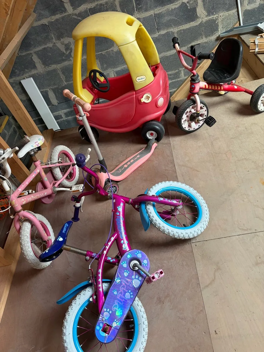 Job lot bikes, scooter and little tike