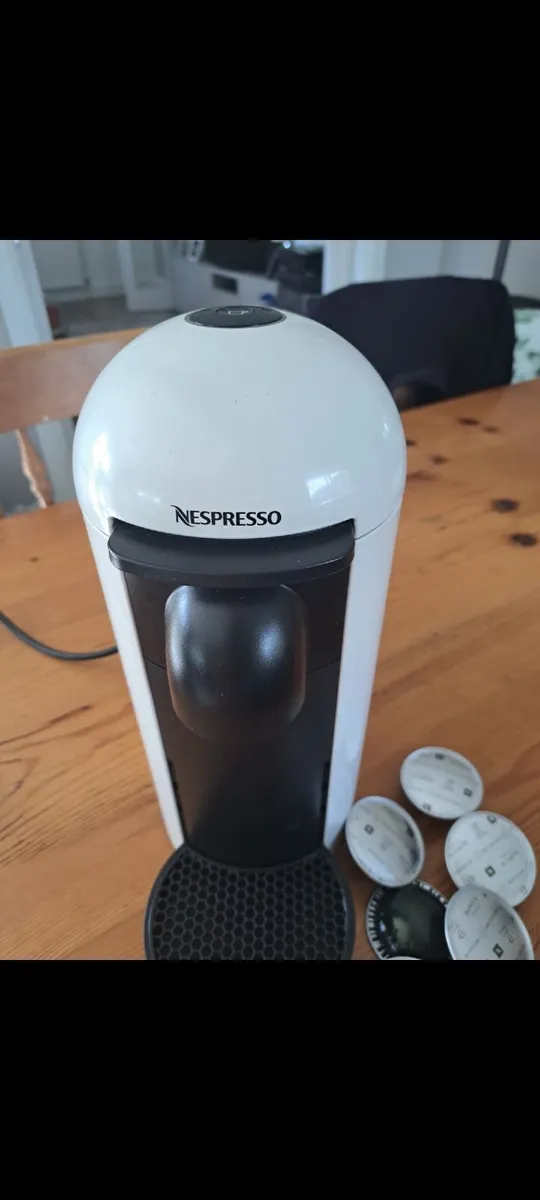 Nespresso virtuo plus coffee machine - Image 3