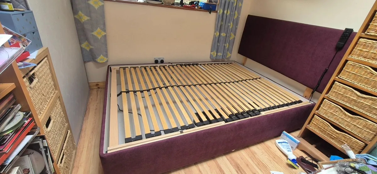 Bed frame - Image 1