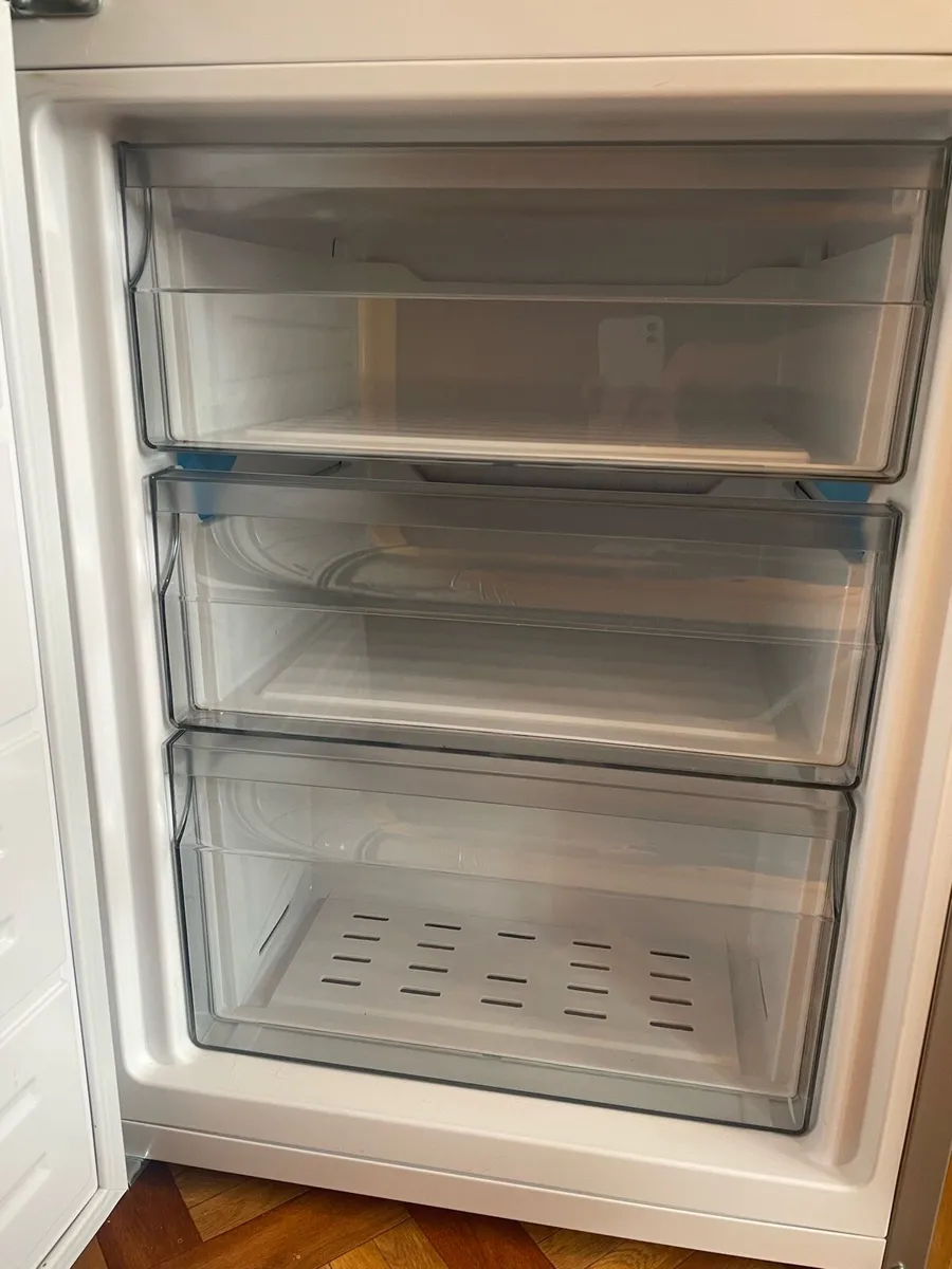 Fridge freezer - Image 4