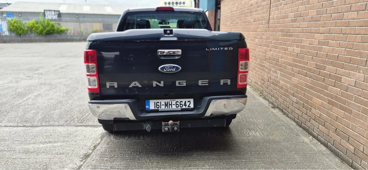 Ford Ranger 2.2TDCI LTD Double Cab 160PS 4x4 - Image 3