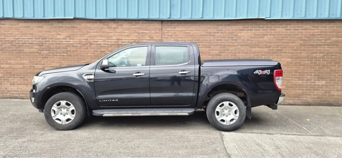 Ford Ranger 2.2TDCI LTD Double Cab 160PS 4x4 - Image 4