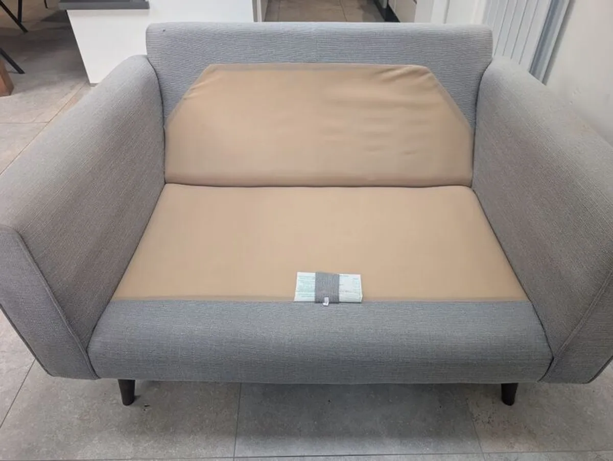 Loveseat / Cuddler (Meadows & Byrne) - Image 2