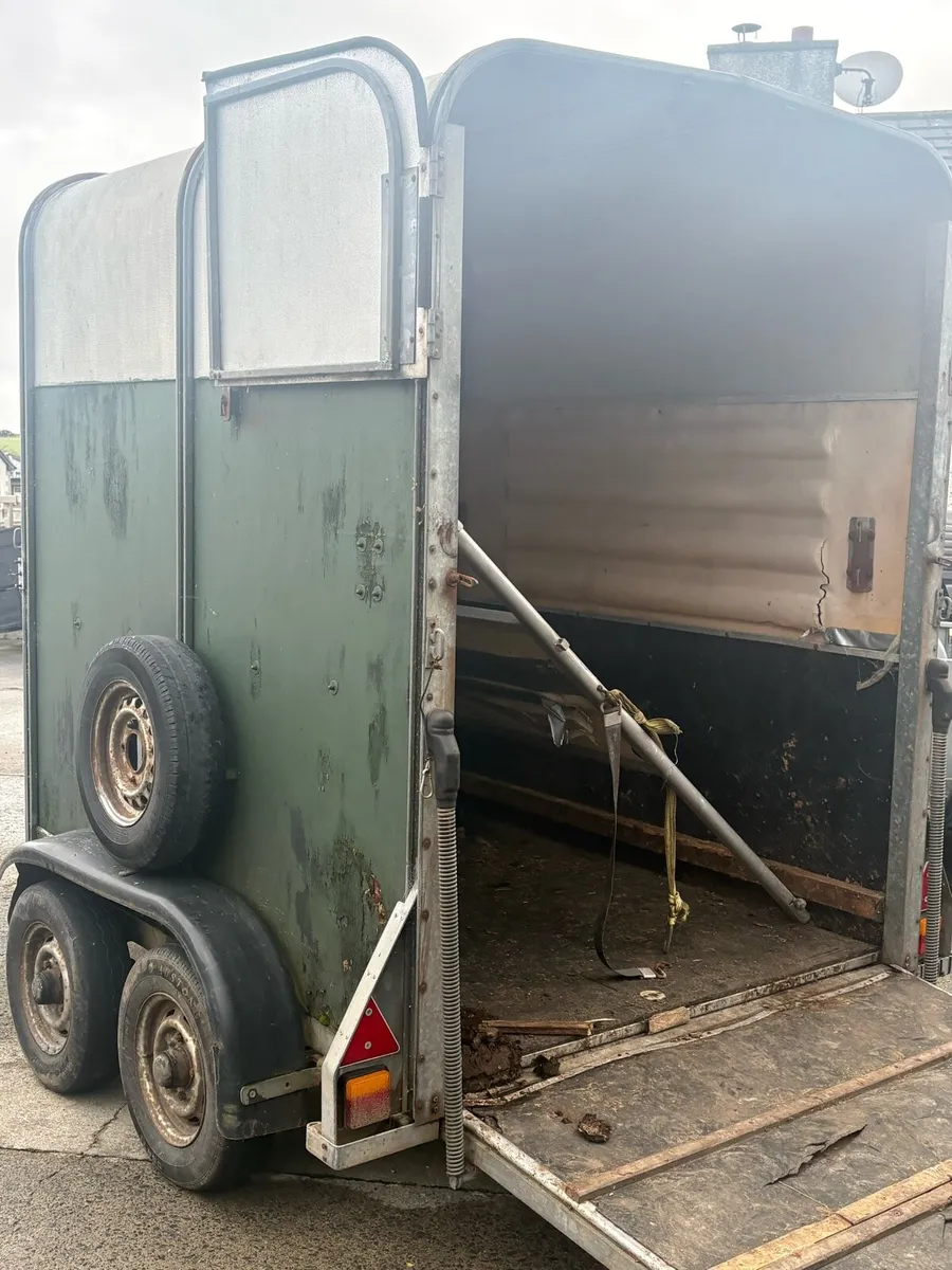 505 Hunter Horse box brakes and lights - Image 3