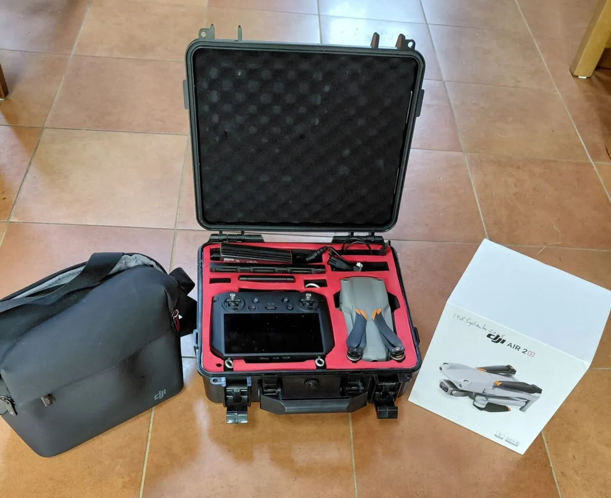 Dji  Air 2s Combo, and accessories - Image 4