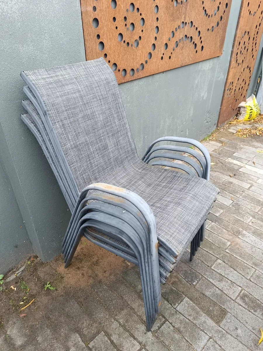 Garden Table and chairs - Image 2
