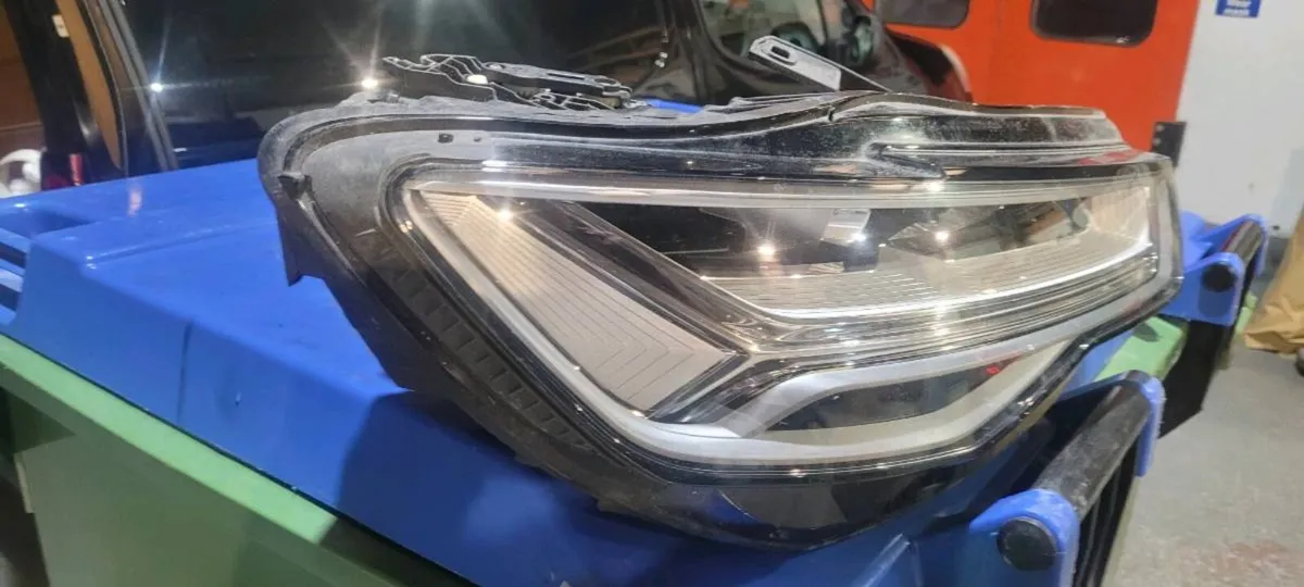 Audi A6 4G0941034J Headlight - Image 4