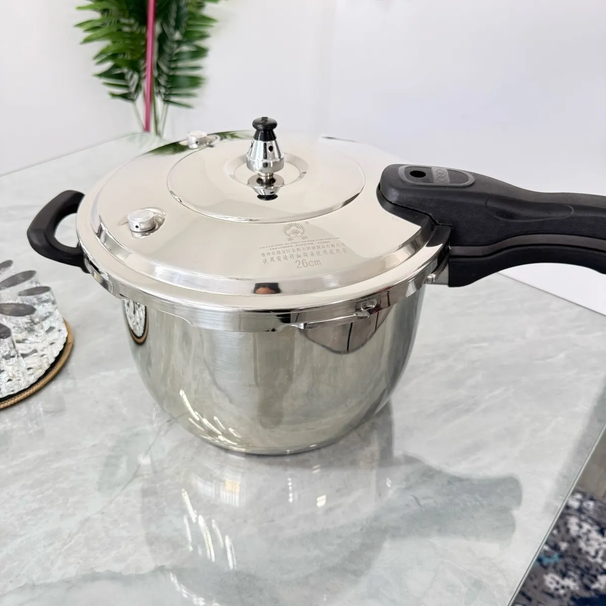 Pressure cooker 26 cm very very good quality - Image 1