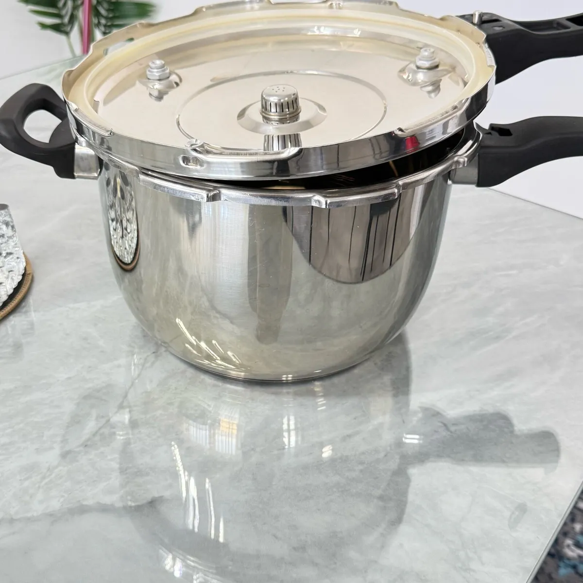 Pressure cooker 26 cm very very good quality - Image 3