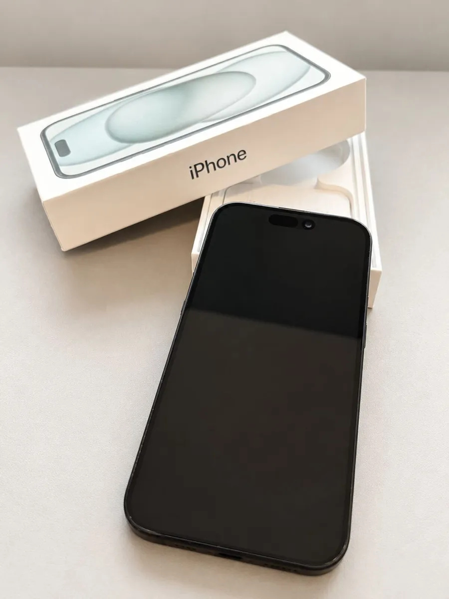 iPhone 15 128GB in Black for sale – €400. - Image 2