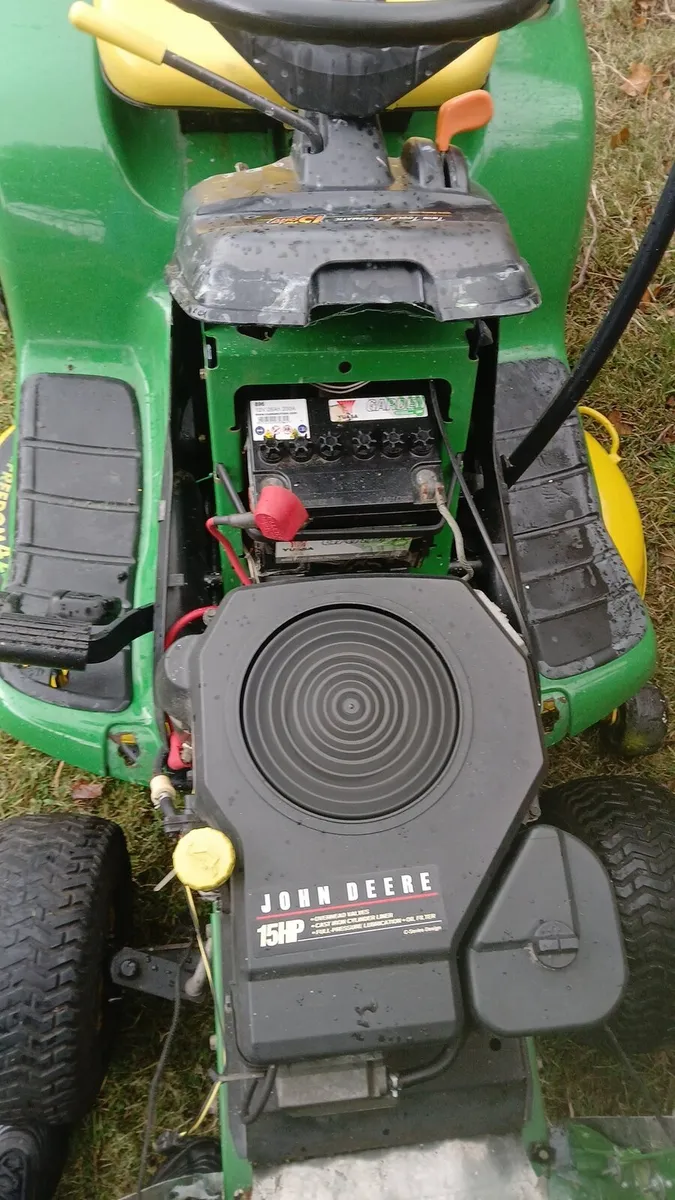 John deere lt 155 ride on mower - Image 4