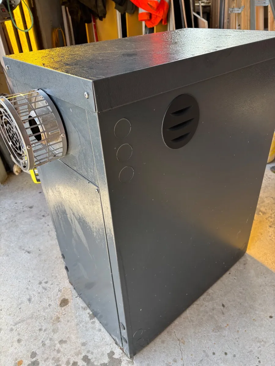 Warmflow outside oil burner - Image 1