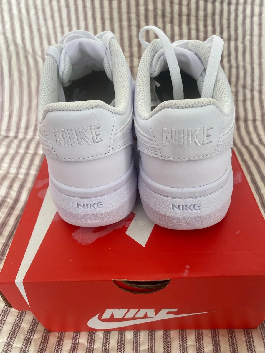 Brand new Ladies Nike White Runners - Image 4