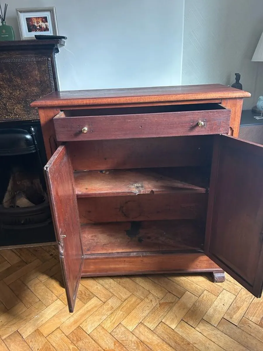 Sideboard - Image 4