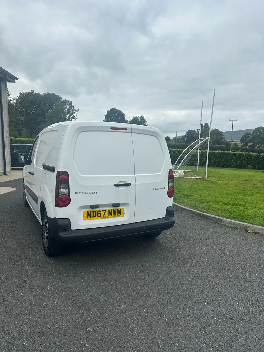 Van - Image 4