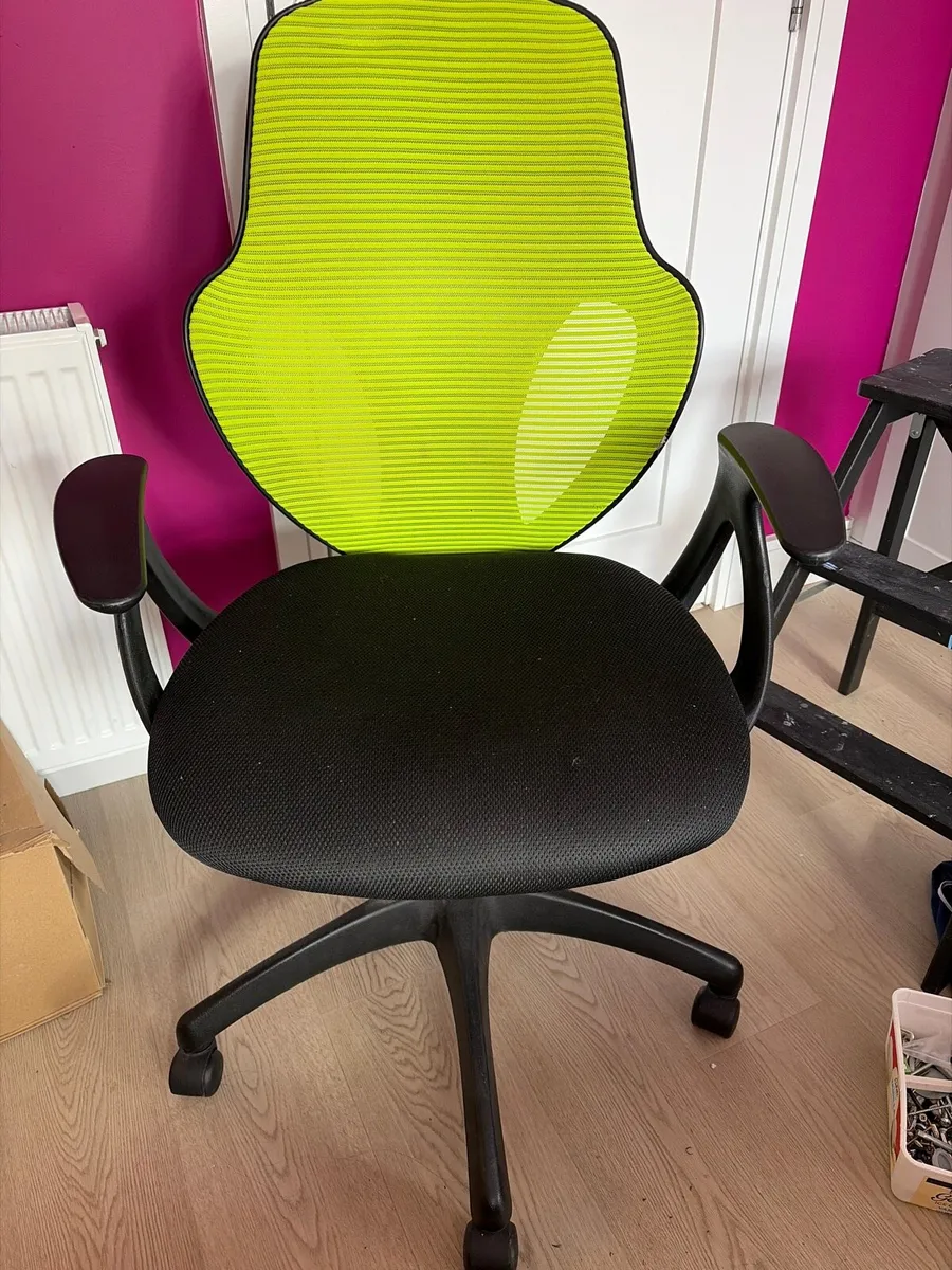 Office chair - Image 1