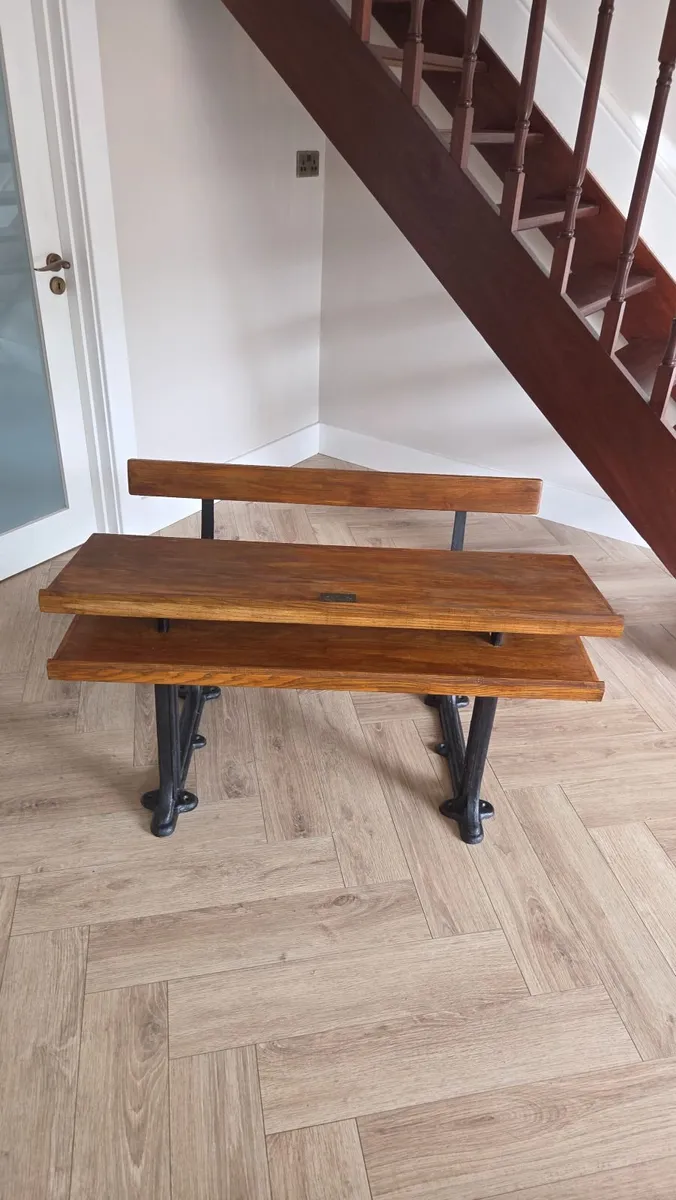 Antique desk - Image 1
