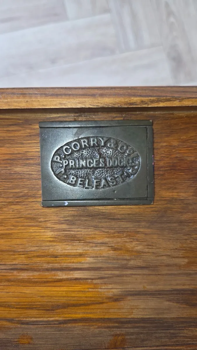 Antique desk - Image 2