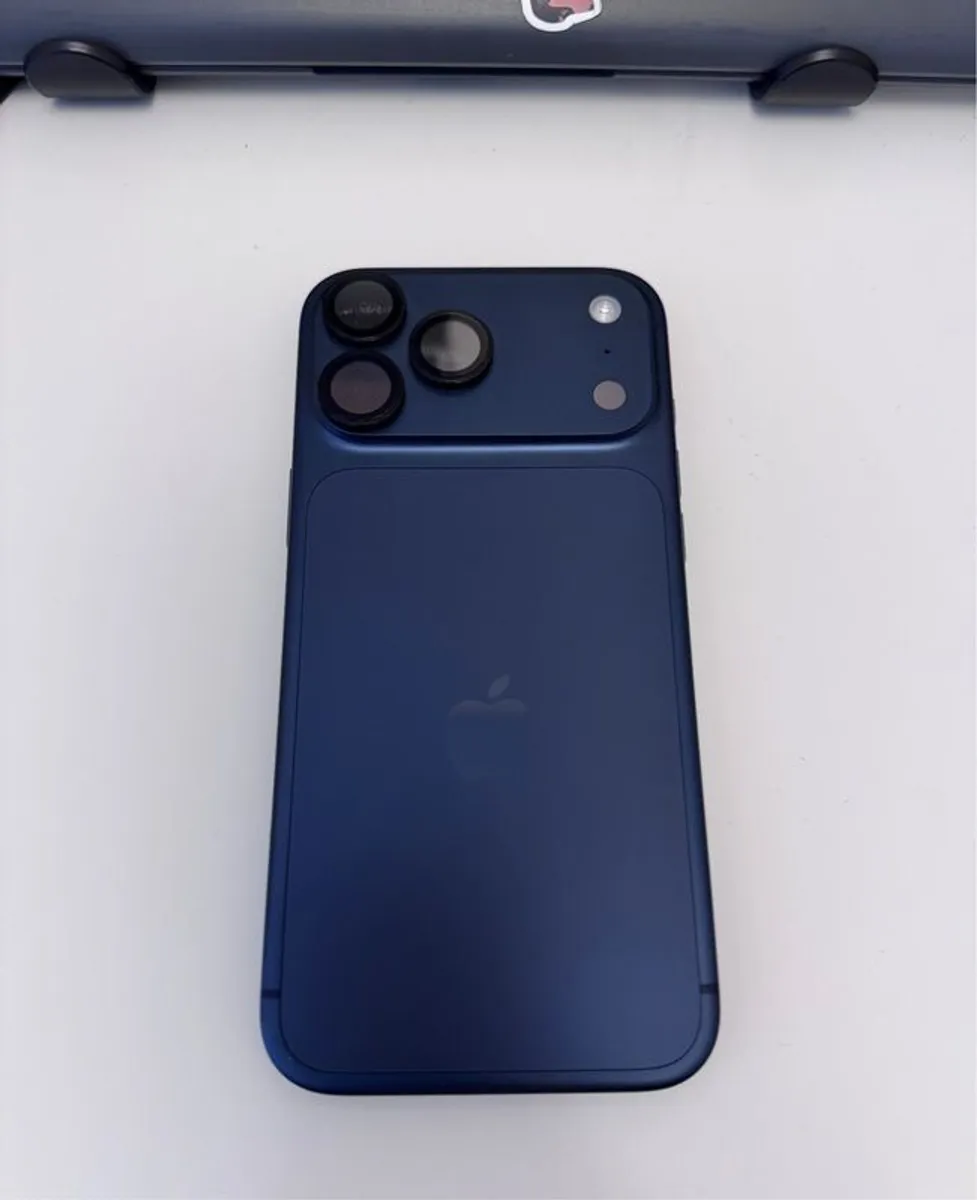 iPhone 17 Pro Max 256GB in excellent condition - Image 2