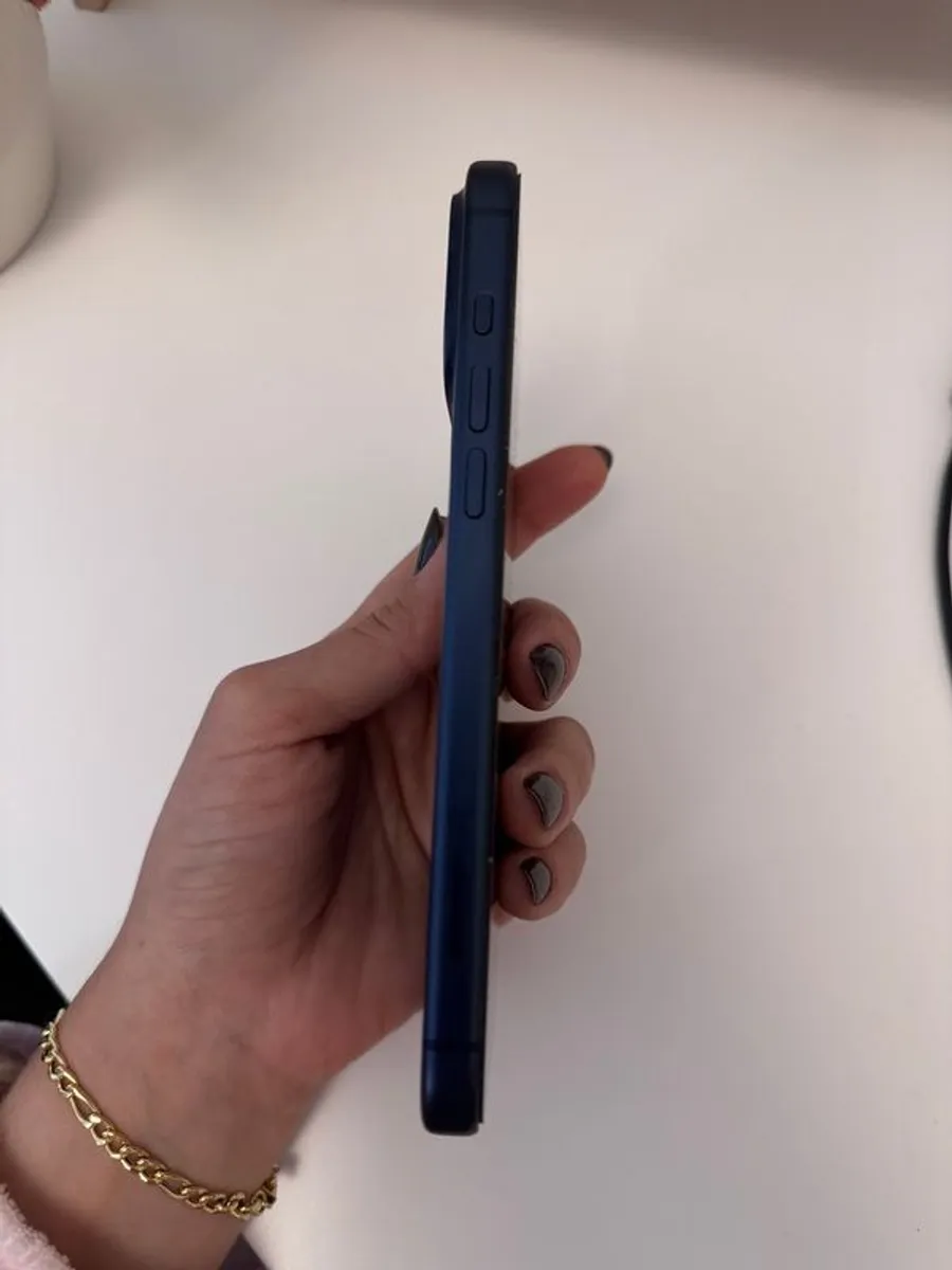 iPhone 17 Pro Max 256GB in excellent condition - Image 4