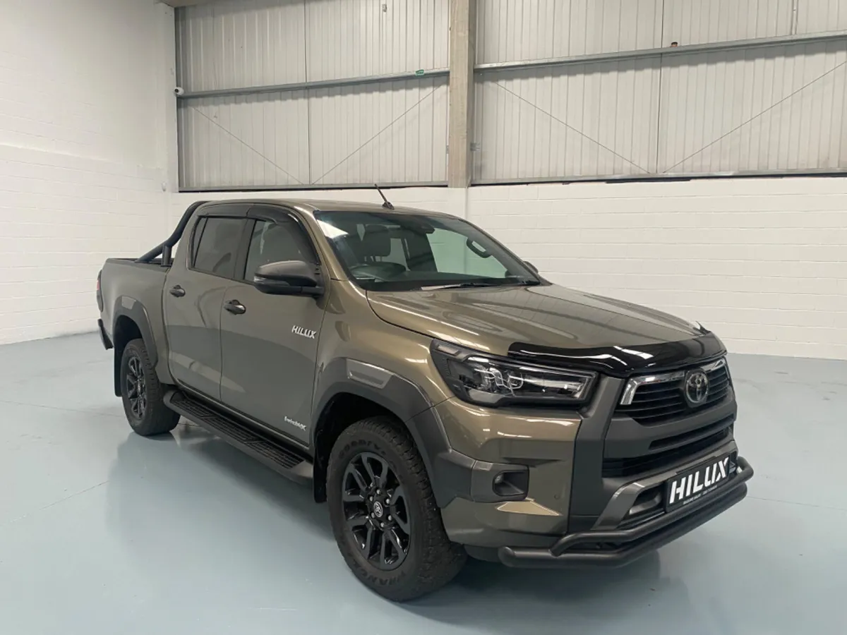 2021 Toyota Hilux 2.8 Invincible X - Image 3