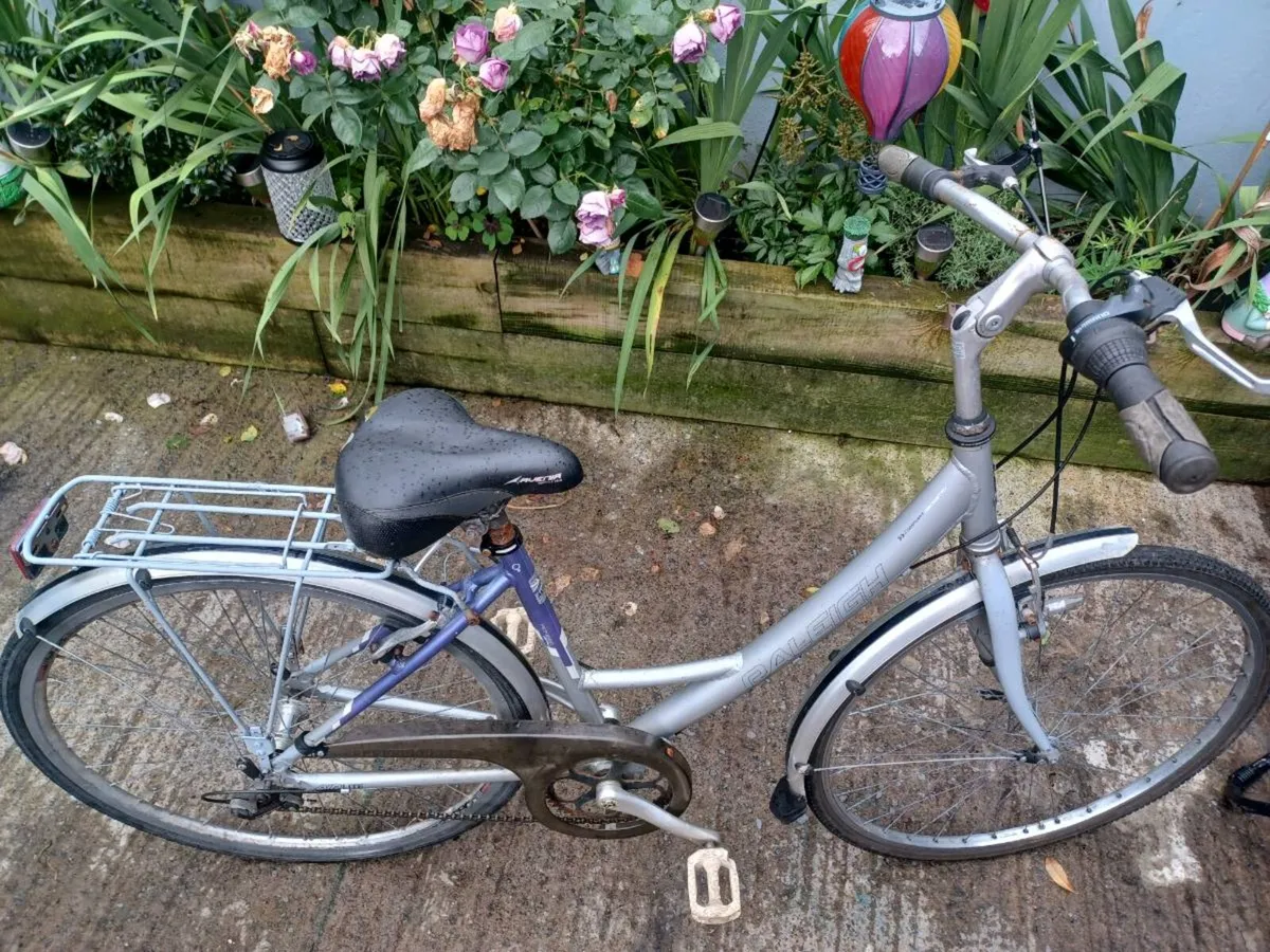 Raleigh woman's bike - Image 3
