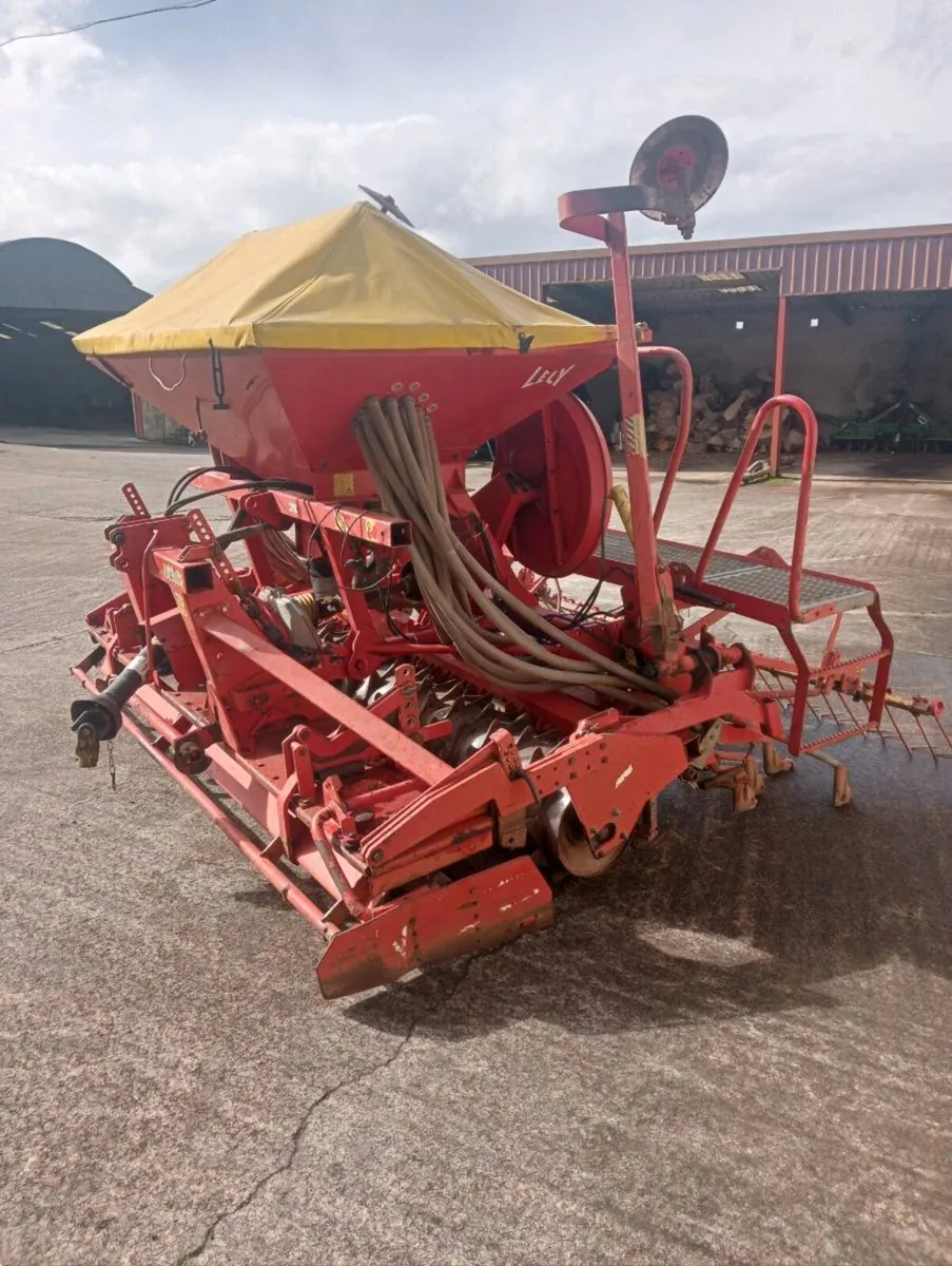 Lely power harrow drill. - Image 1
