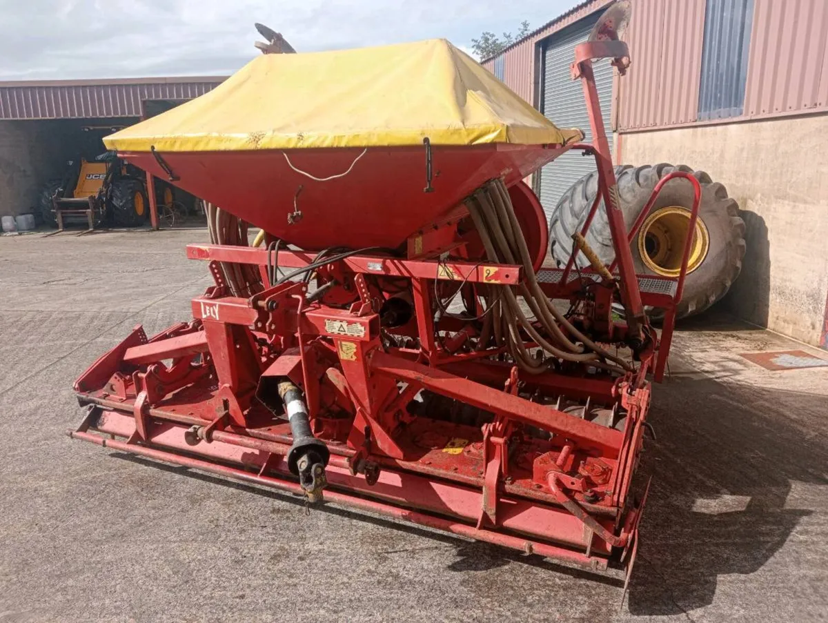 Lely power harrow drill. - Image 3