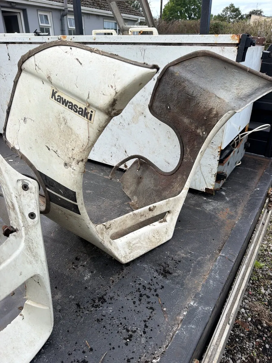 Kawasaki GPZ 1100 fairings - Image 1