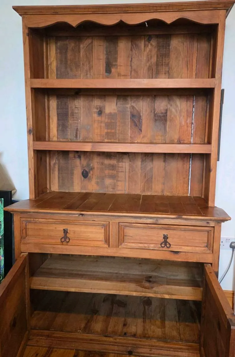 Dresser - Image 2