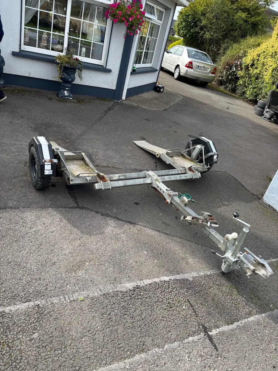 Tow boy - Image 1