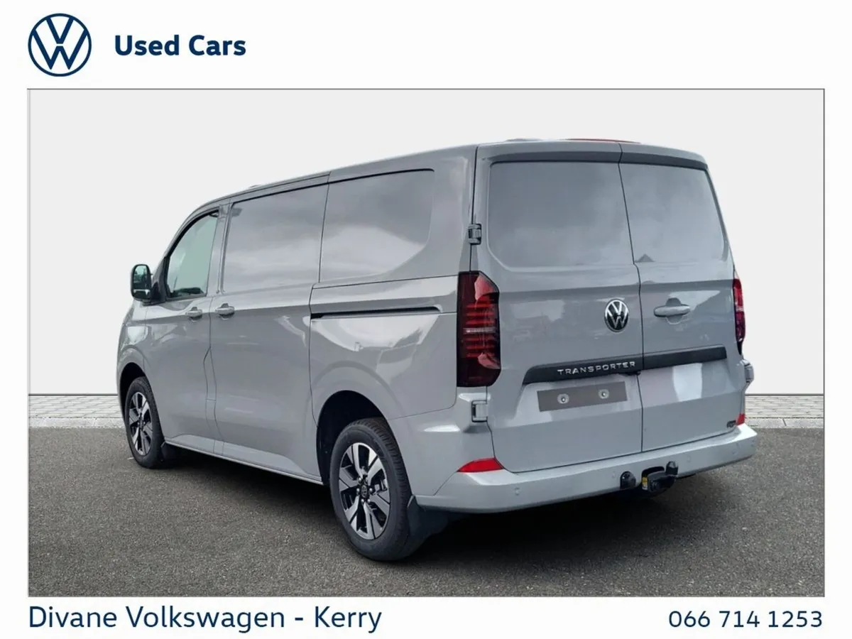 Volkswagen Transporter HIGHLINE SWB 28 150BHP - Image 4