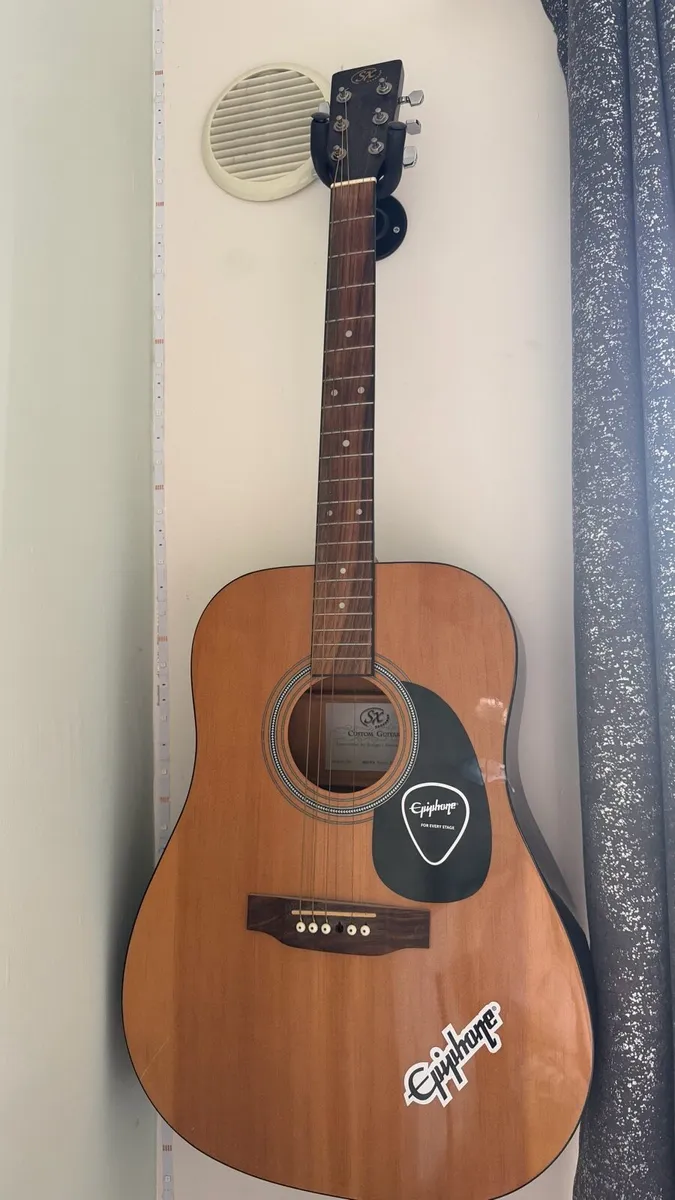 Acoustic guitar - Image 2
