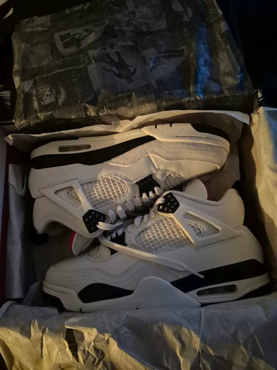 NEW NIKE AIR JORDAN 4 - Image 2