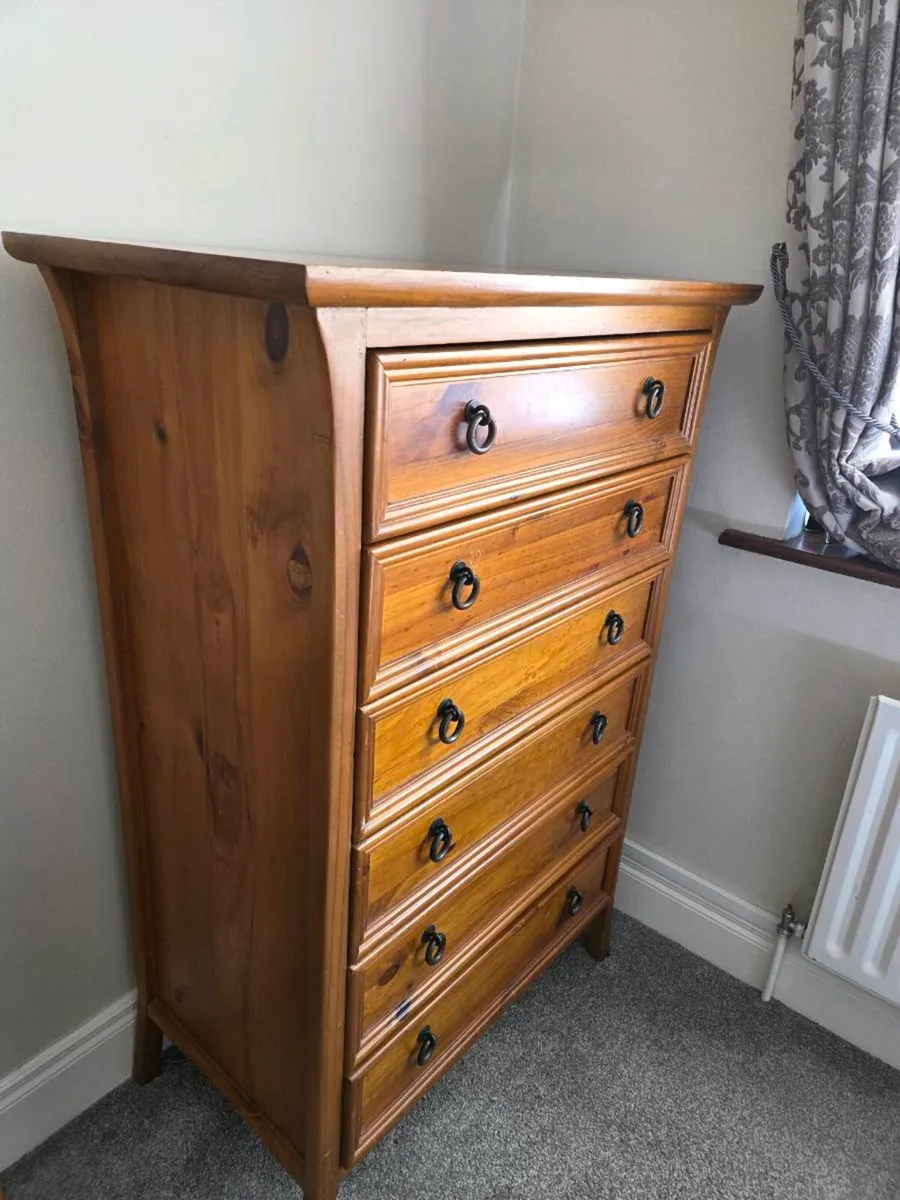 Chest of drawers and two lockers - Image 2