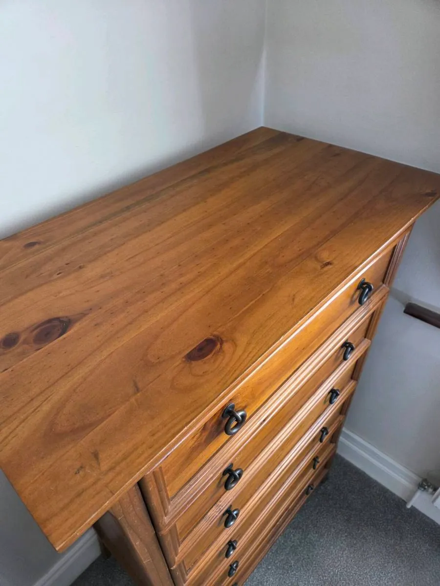 Chest of drawers and two lockers - Image 3