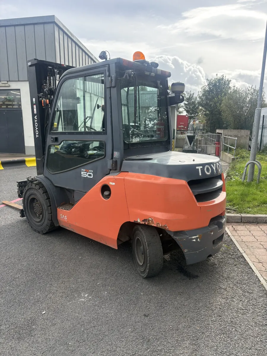 5 Ton Toyota Forklift - Image 3
