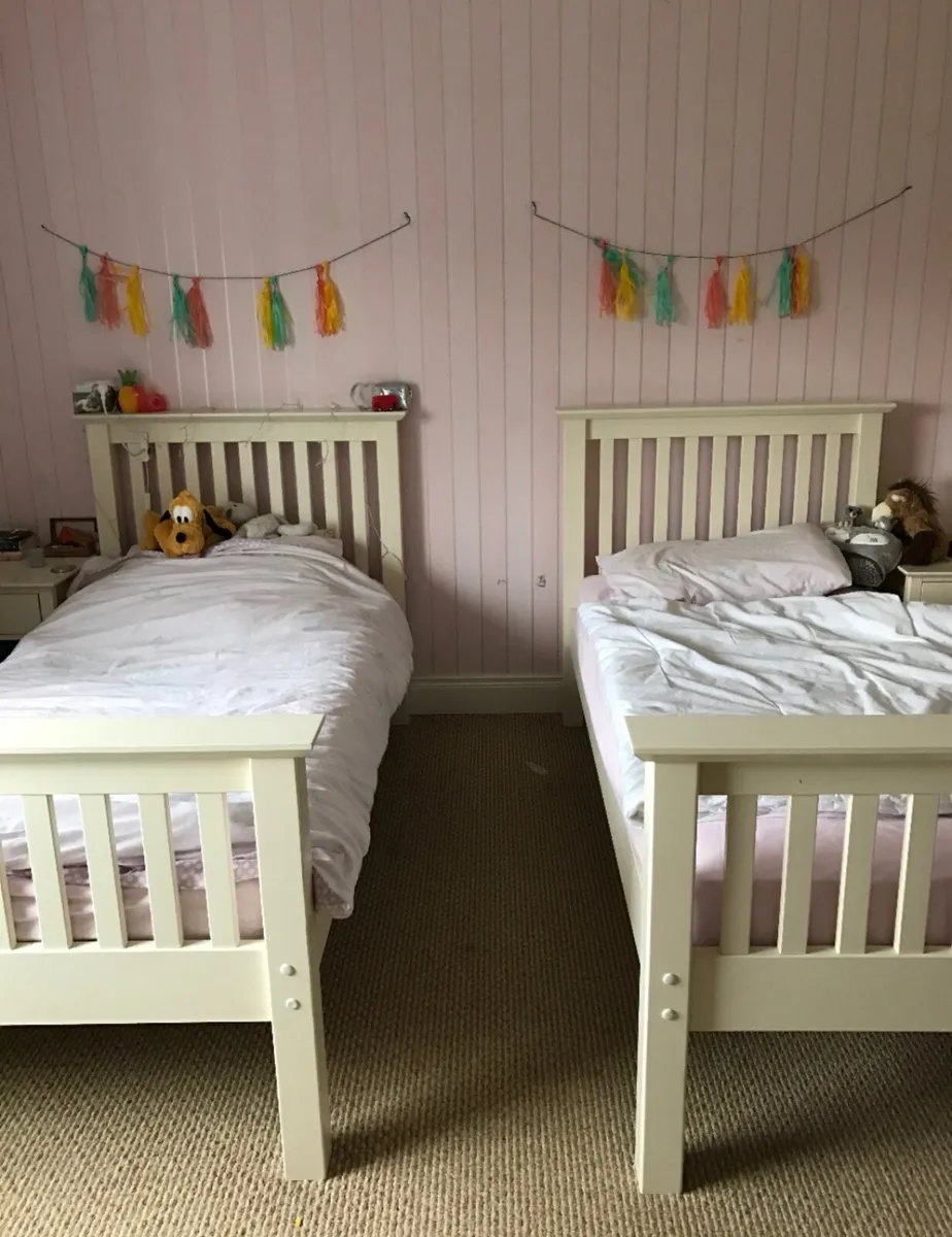 Single beds x2 - Image 1