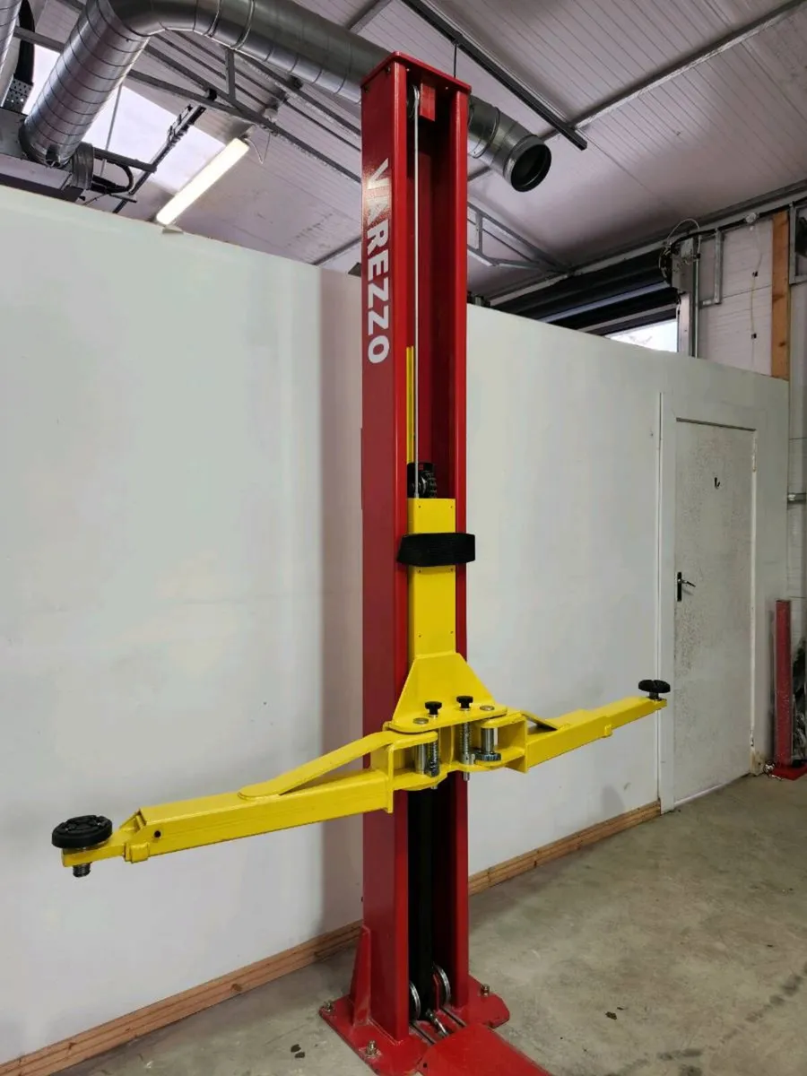4 tonne car lift Varezzo 2 Post - Image 4