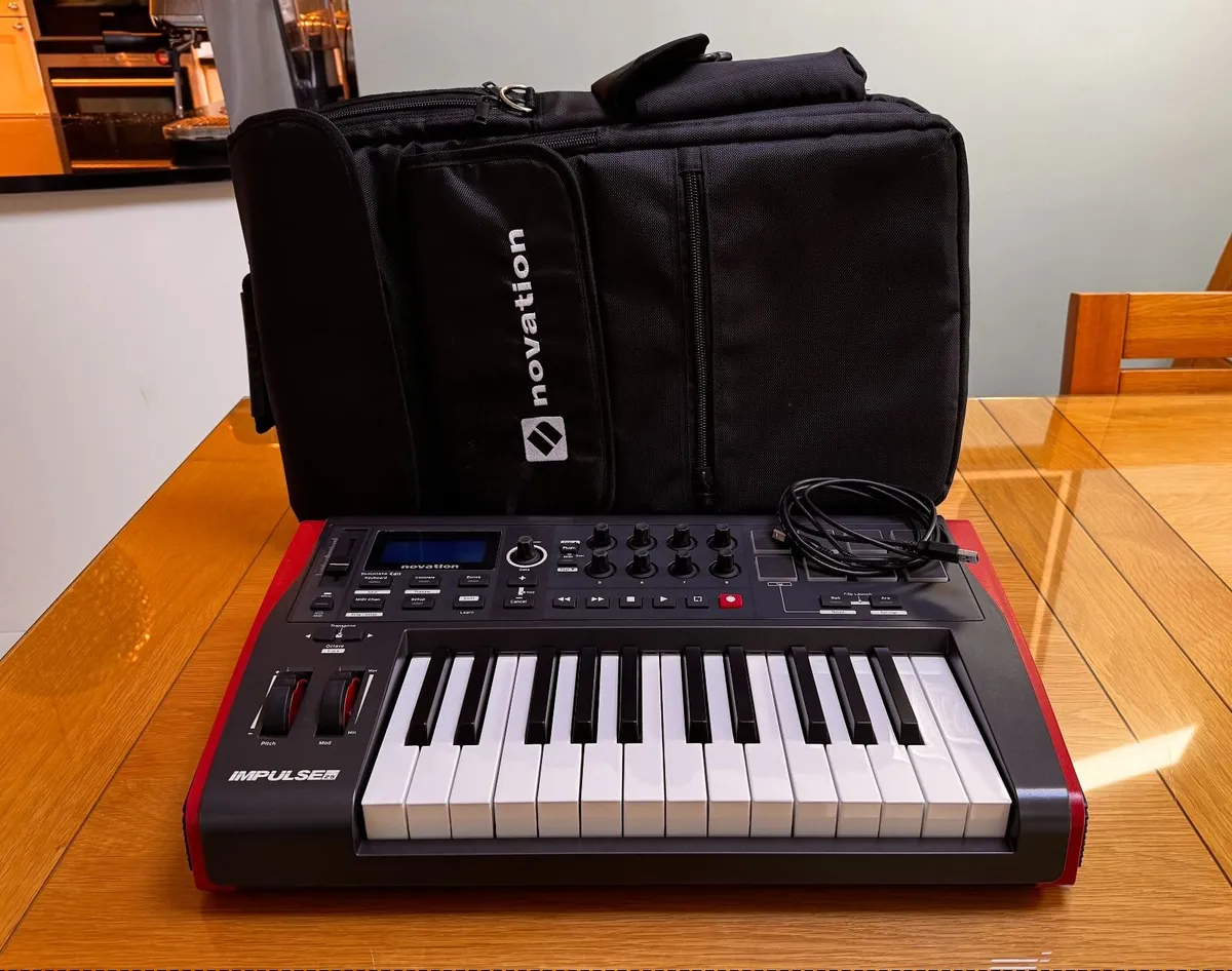 Novation Impulse 25 and Carry Case - Image 2