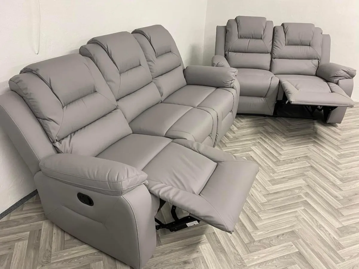 3+2 Seater Vancouver Leather Recliner Sofas - Image 2