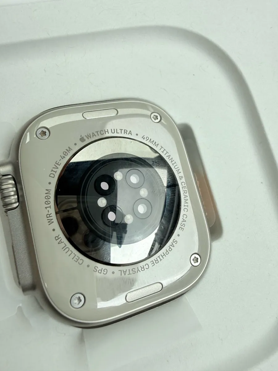 Apple Watch Ultra 3 (natural titanium) - Image 3