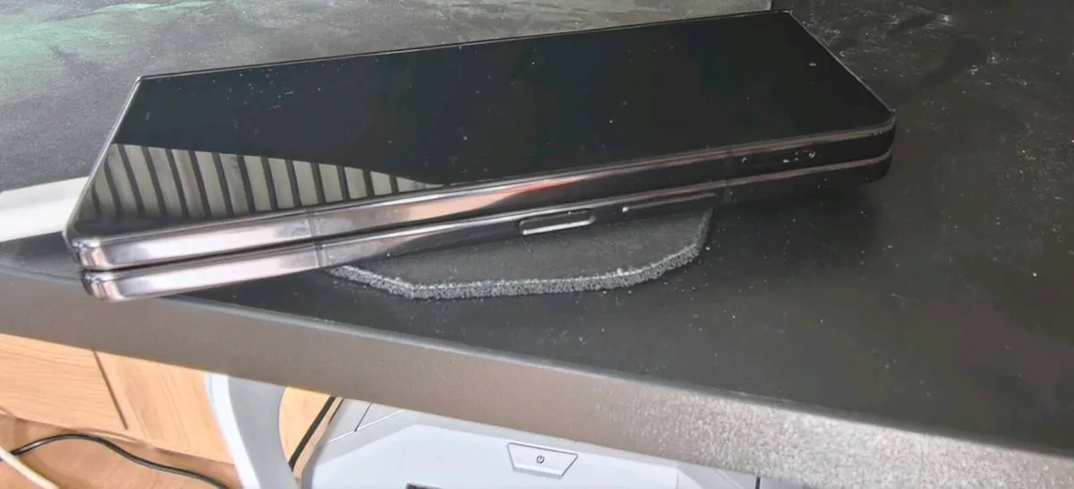 Samsung Fold 5 - Image 4