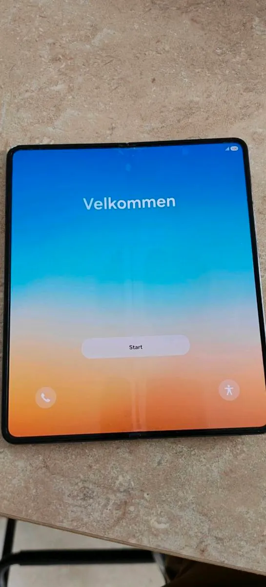 Samsung Fold 5 - Image 3