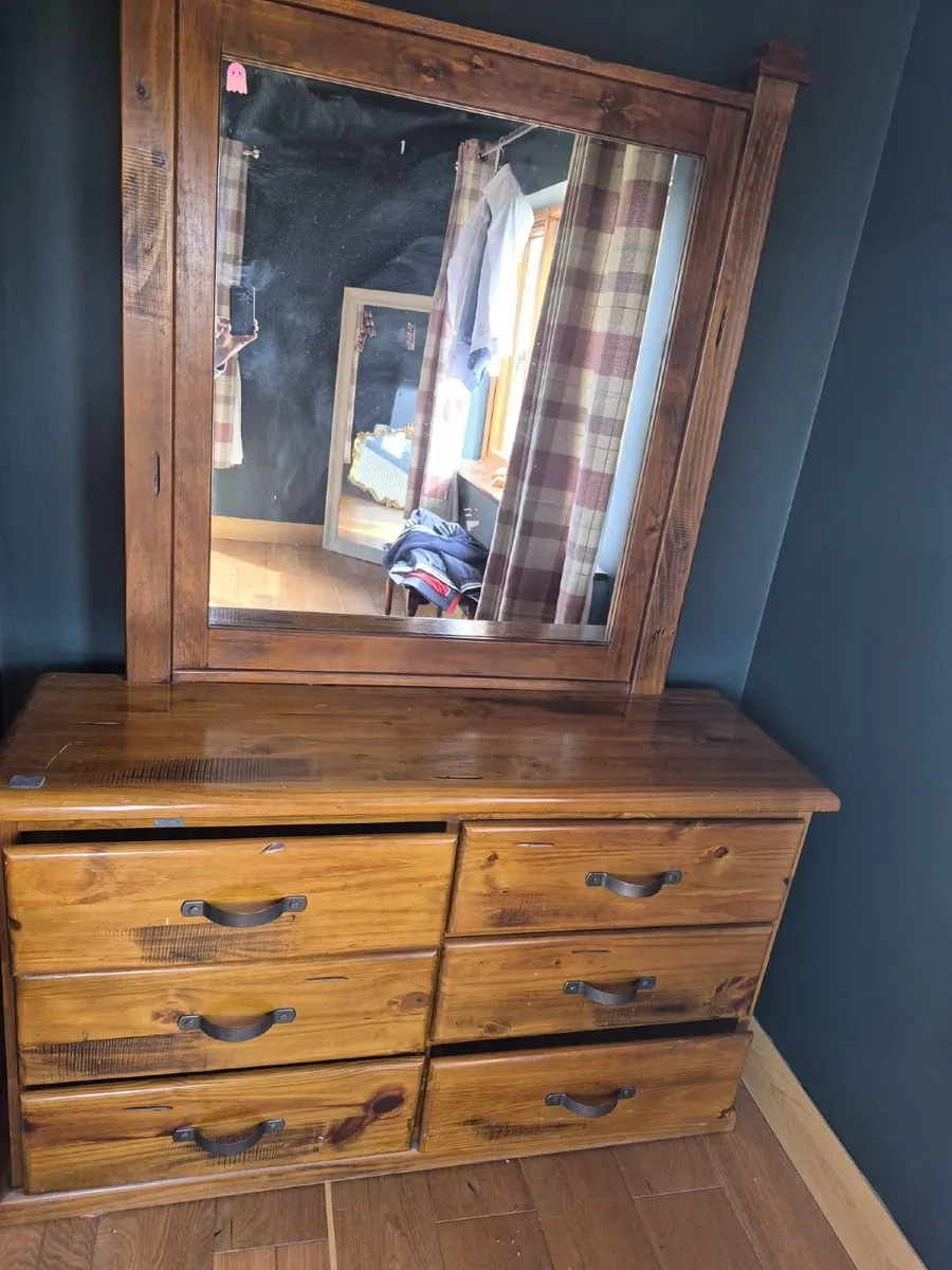Chest of drawers with mirror