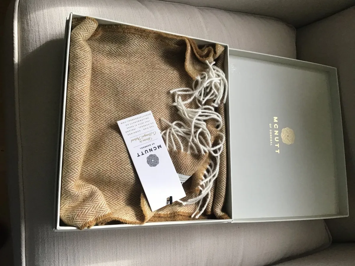 McNutt Wool scarf in original box New - Image 1