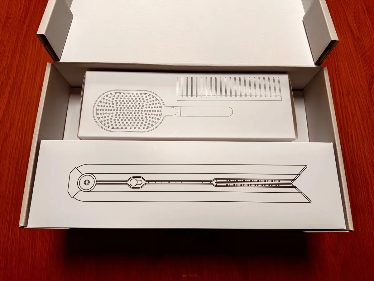 Special Edition Dyson Corrale Straightener - Image 2