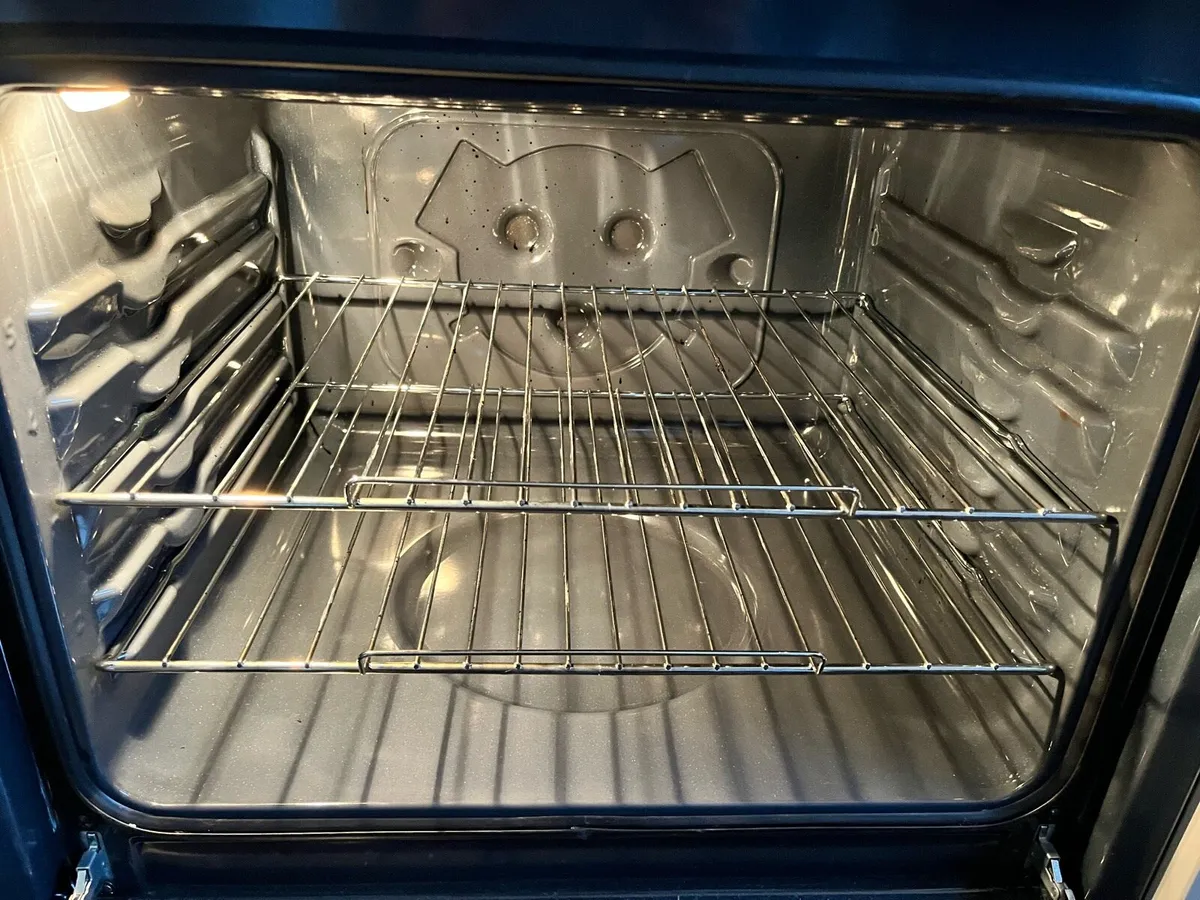 Oven - Image 3
